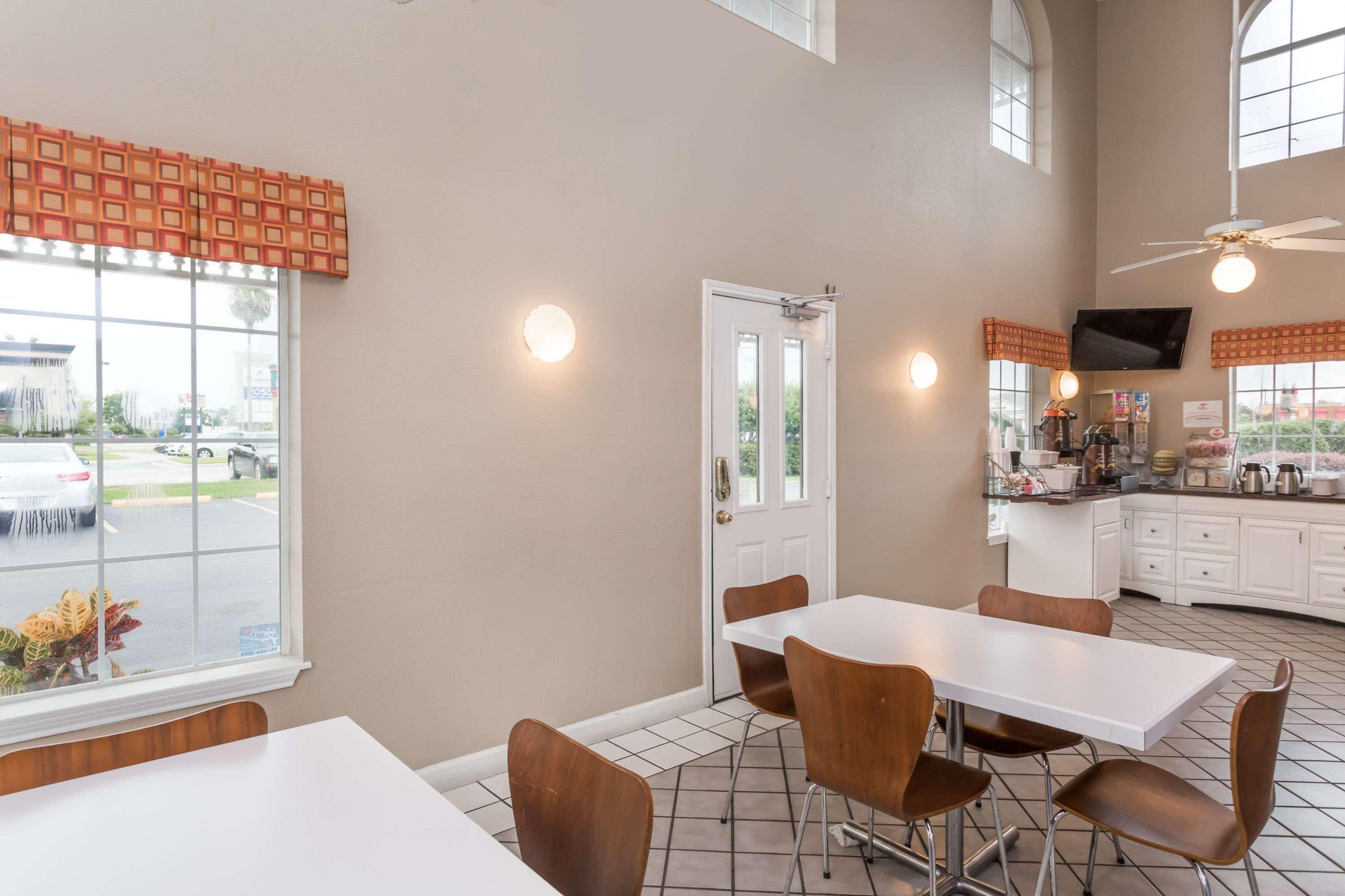 Motel Super 8 By Wyndham Foley Extérieur photo