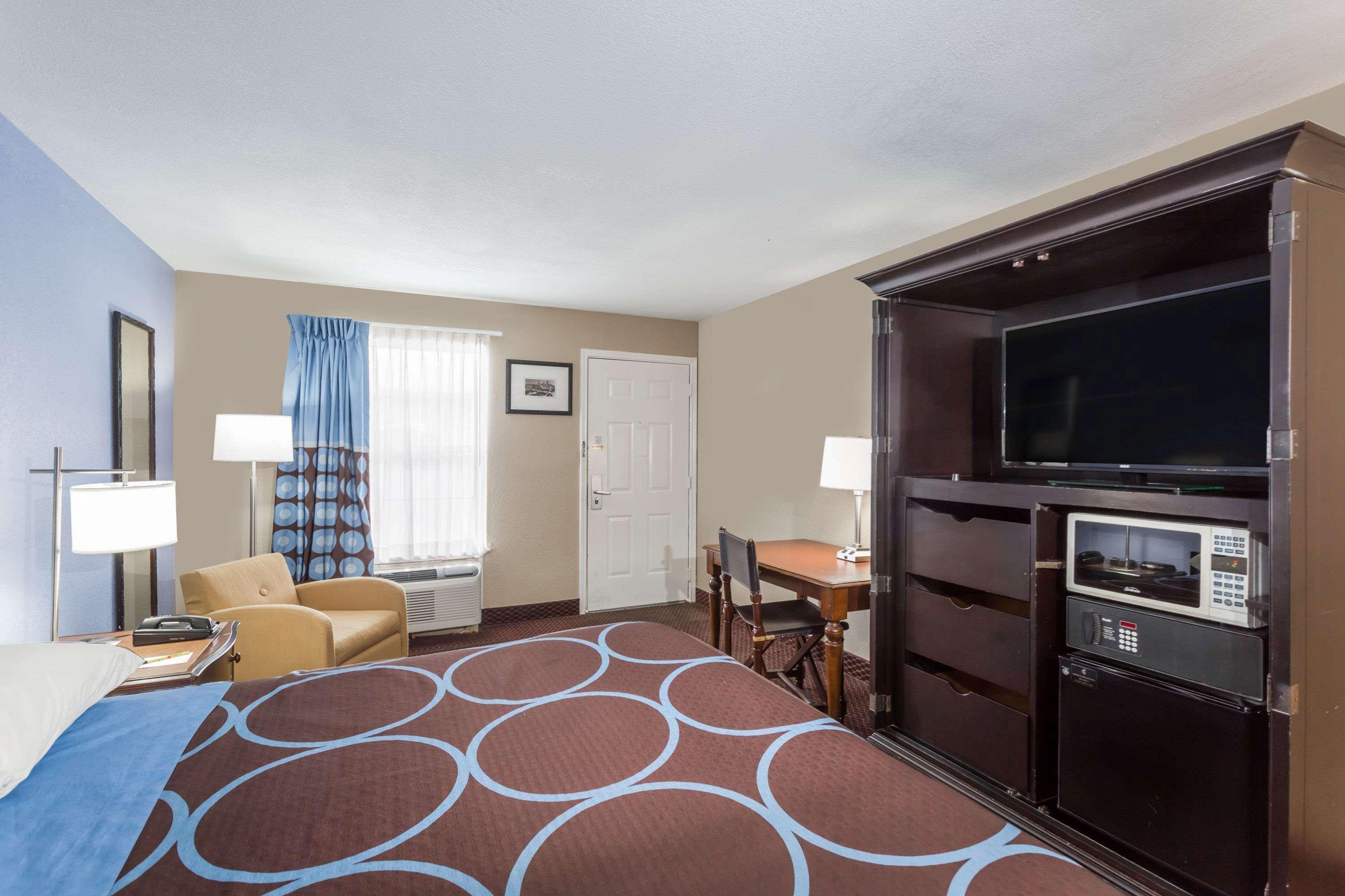 Motel Super 8 By Wyndham Foley Extérieur photo