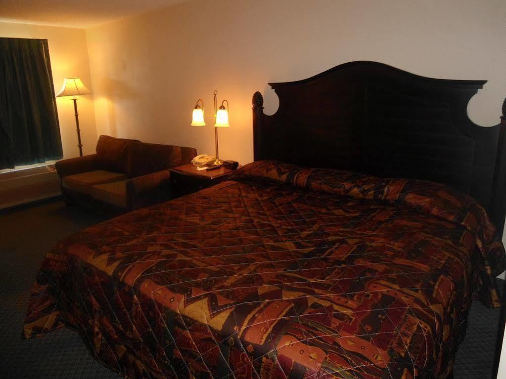 Motel Super 8 By Wyndham Foley Extérieur photo