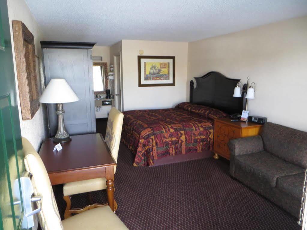 Motel Super 8 By Wyndham Foley Extérieur photo